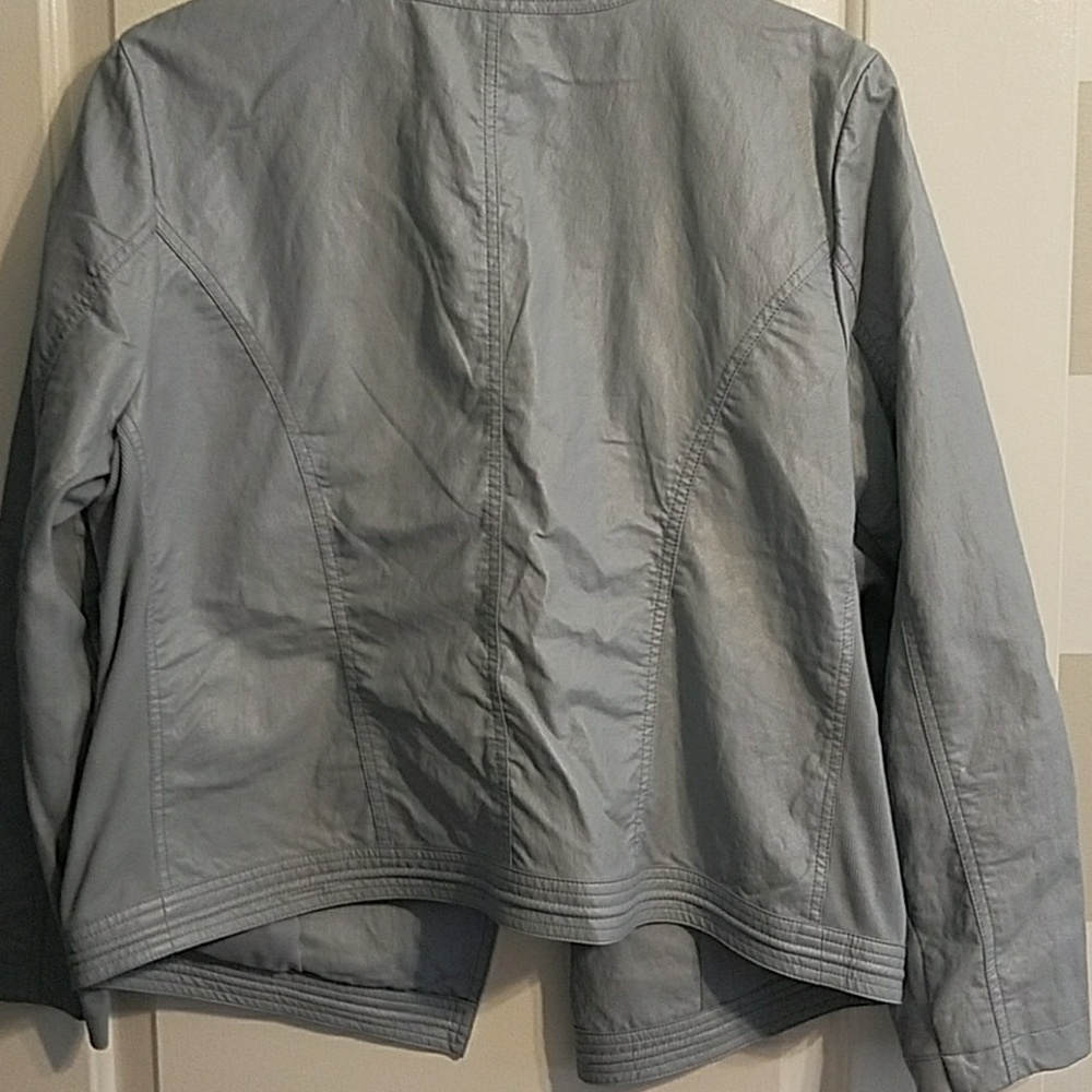Jacket - Picture 4 of 4